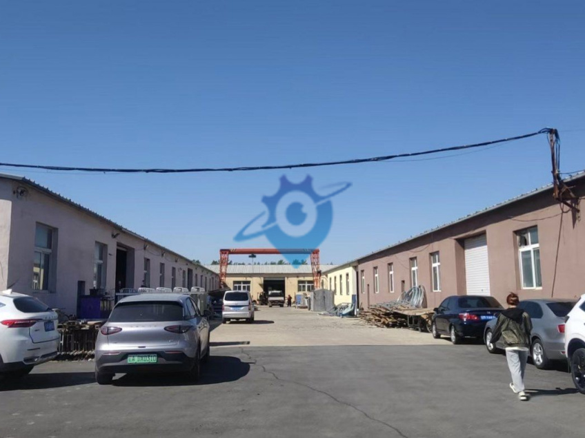 于洪区红旗台石材城西边，3600平方米，9元一平。设施齐备，160瓦千动力电。独