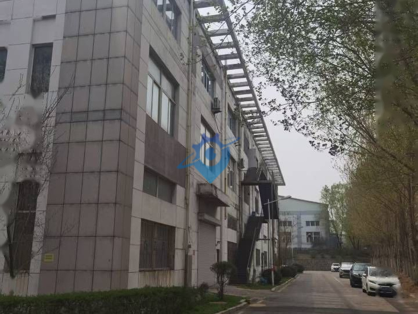 工业园区内标准化厂房2435㎡,交通便利