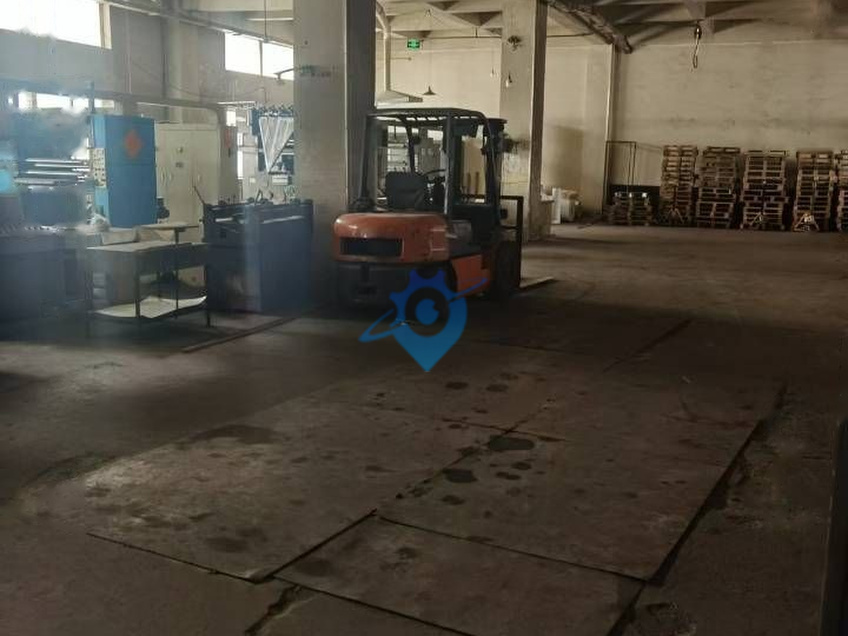工业园区内标准化厂房2435㎡,交通便利